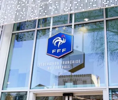 Федерація футболу Франції звернеться до прокуратури через расистські висловлювання на адресу Мбаппе