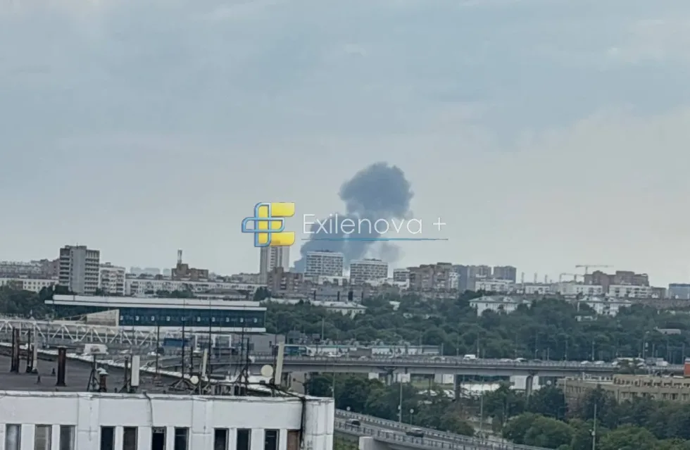 На Московському НПЗ знову фіксують загоряння після атаки дронів