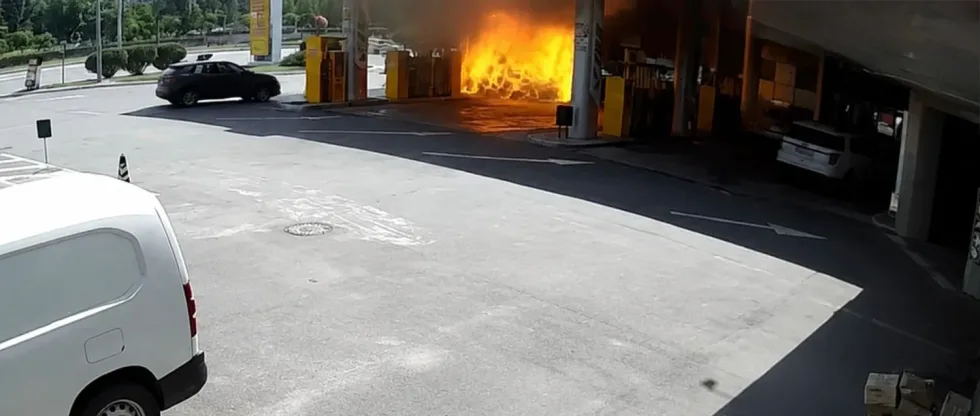 Влетів в АЗС і спричинив смерть 17-річного брата - у Києві оголосили вирок водію легковика Audi