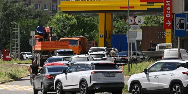 Влада рф закликає підприємства перейти на дистанційку на тлі загострення паливної кризи - Politico
