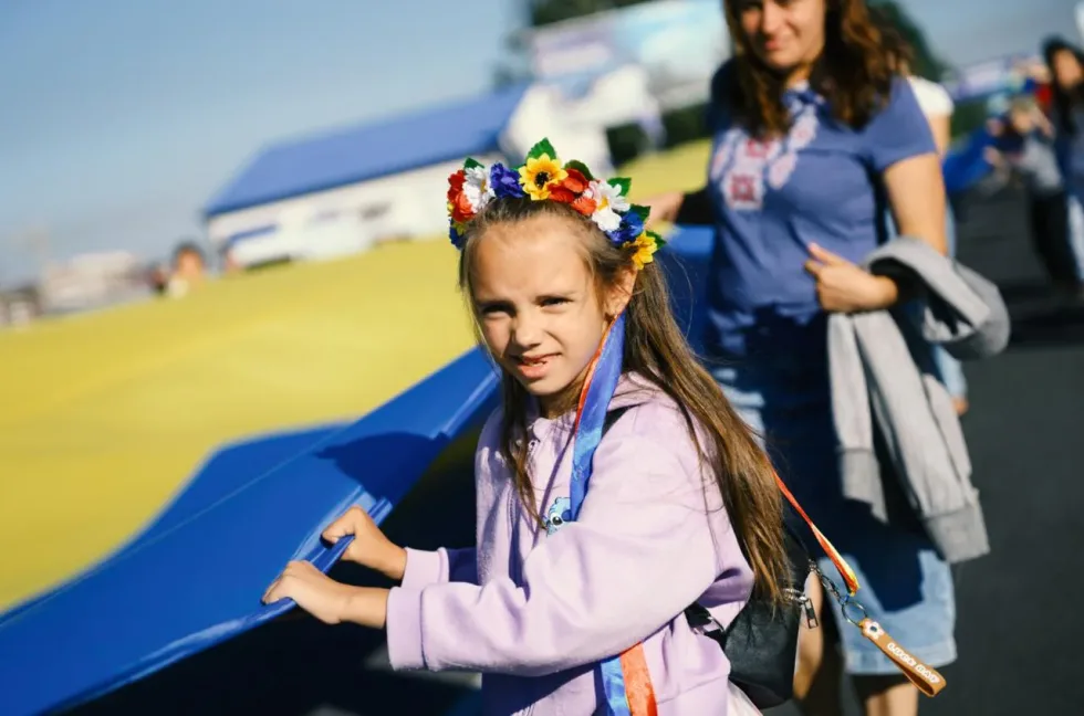 Як поводитись із пошкодженим прапором України та за які дії щодо стяга можуть покарати - в Інституті нацпам'яті дали роз'яснення
