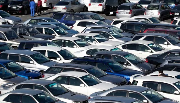 Імпорт легкових авто в Україну скоротився на 17%