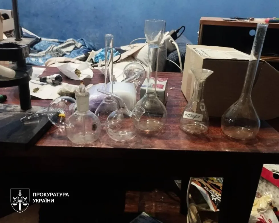 Спецоперація "Рубікон" викрила наркомережу з понад 360 підозрюваними - знайшли наркотиків, майна і грошей на пів мільярда