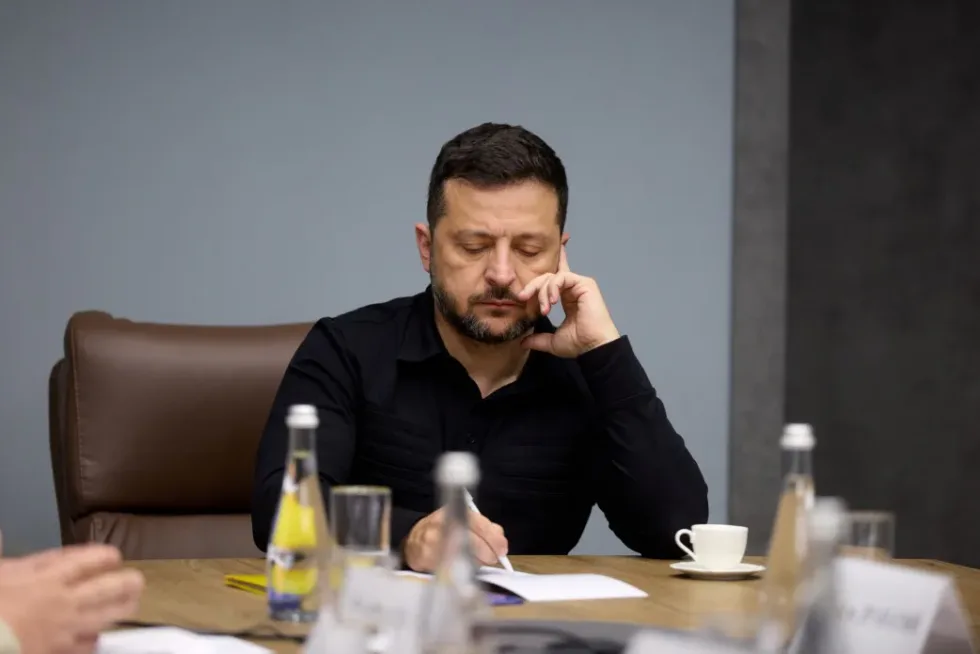 Зеленський зібрав безпекову нараду і доручив посилити оборону Запоріжжя та ключових напрямків