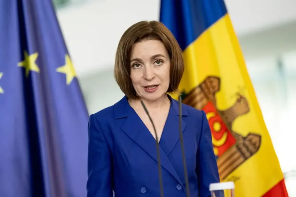 Санду назвала залякуванням проліт російських дронів над Молдовою